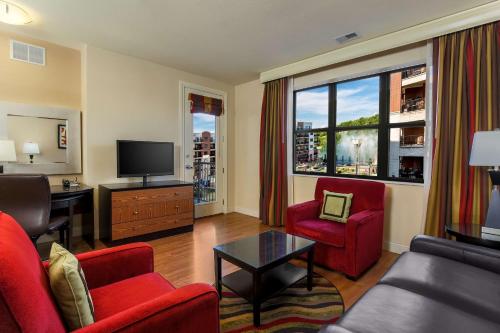 One-Bedroom Condo with Fountain View