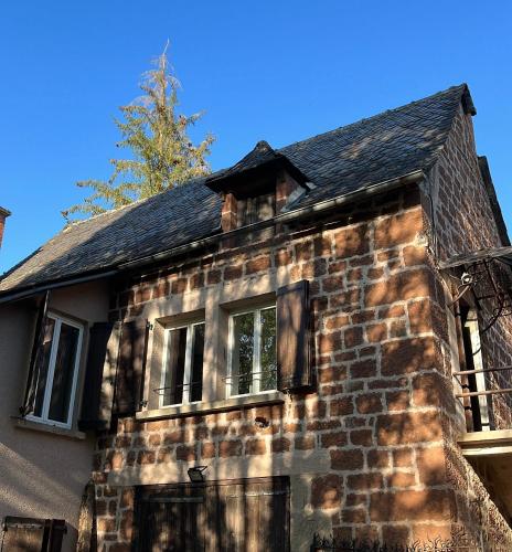 Petit maison du Vallon gîte à louer Marcillac-Vallon