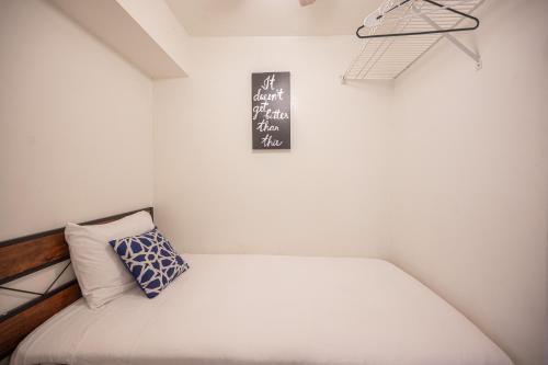 Stay Together Suites - Suite On The Strip Sleeps 8 - NO RESORT FEE, Las Vegas (photo 11)