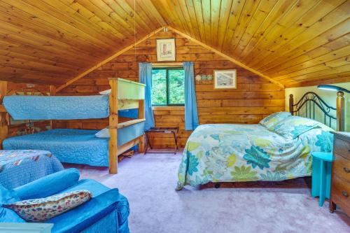 Pet-Friendly Jamestown Cabin with Fire Pit and Deck!