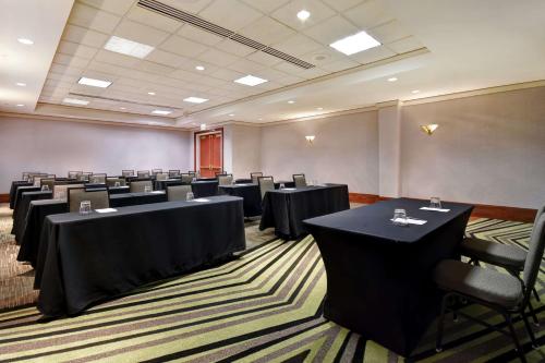 Embassy Suites Little Rock - main image