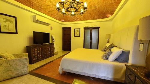 room detail thumbnail 1