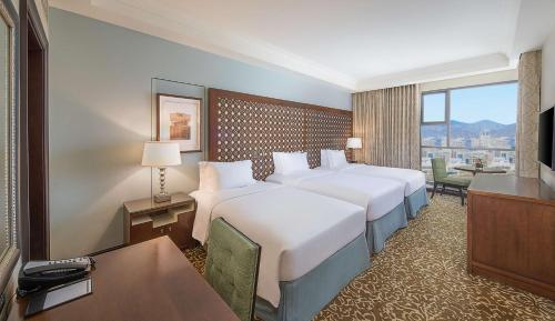 Hilton Suites Makkah Room Type - Triple Room with City View