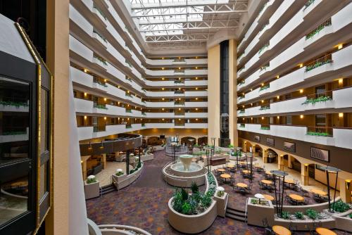 Embassy Suites by Hilton Kansas City International Airport, Канзас-Сити (фото 7)