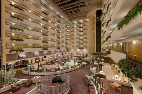 Embassy Suites by Hilton Kansas City International Airport, Канзас-Сити (фото 10)