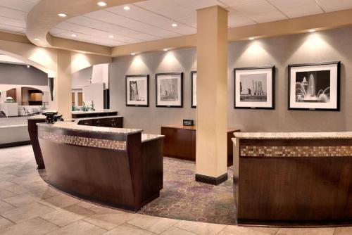 Embassy Suites by Hilton Kansas City International Airport, Канзас-Сити (фото 6)