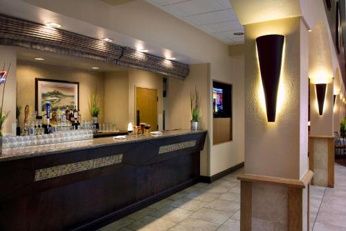 Embassy Suites by Hilton Kansas City International Airport