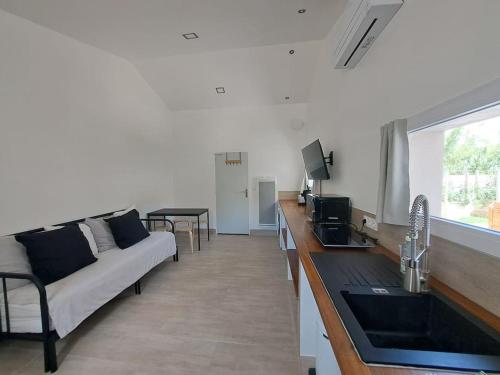 Studio cocoon climatisé - Location saisonnière - Saint-Mitre-les-Remparts