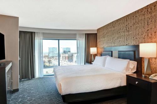 Embassy Suites by Hilton Minneapolis-Airport