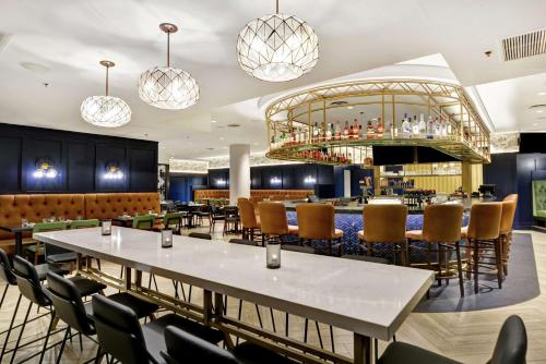 Embassy Suites Minneapolis - Airport - image 12
