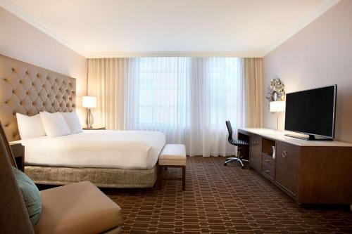 King Room - Non-Smoking image 4