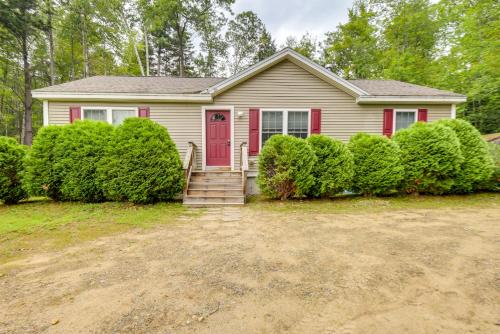Cozy Campton Home 10 Mi to Tenney Mountain Resort in Rumney