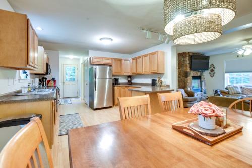 Cozy Campton Home 10 Mi to Tenney Mountain Resort in Rumney