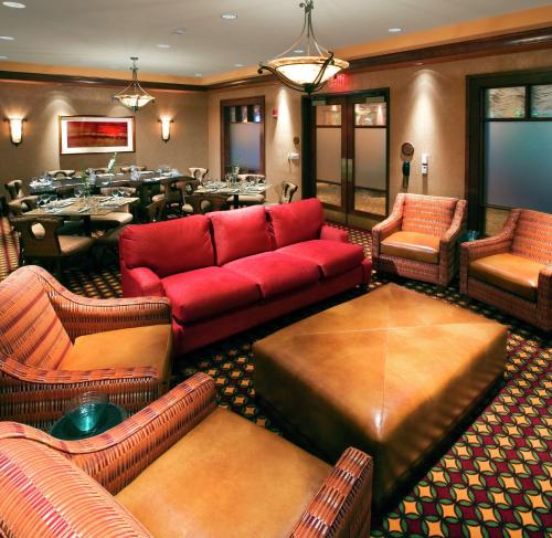 Étterem, Embassy Suites by Hilton Norman Hotel & Conference Center in Norman városközpont