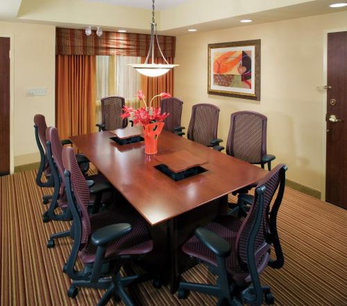 Embassy Suites Norman - Hotel and Conference Center - image 8