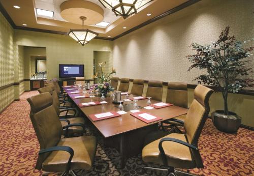 Embassy Suites Norman - Hotel and Conference Center - image 13