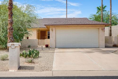 Sun Lakes Home in Retirement Community with 3 Pools