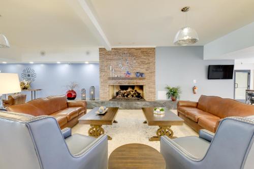 Sun Lakes Home with 3 Pools in Retirement Community in Sun Lakes