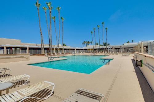 Sun Lakes Home with 3 Pools in Retirement Community in Sun Lakes