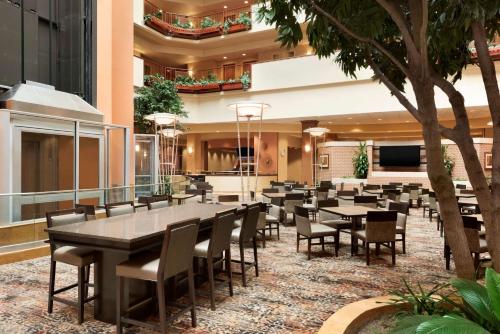 Embassy Suites By Hilton Omaha-La Vista Hotel & Conference Center