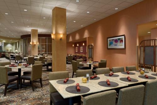 Embassy Suites By Hilton Omaha-La Vista Hotel & Conference Center