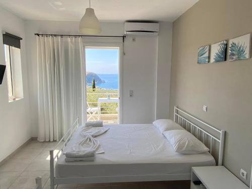 Triple Room with View image 9