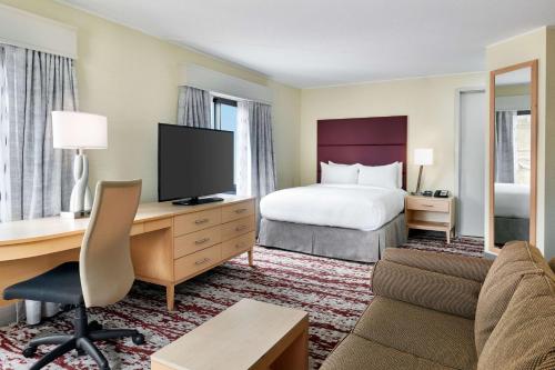 Queen Room image 2