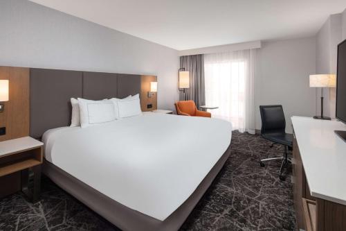 DoubleTree by Hilton Sacramento Room Type - King Room