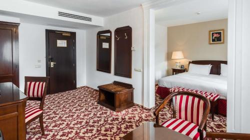 Junior King Suite