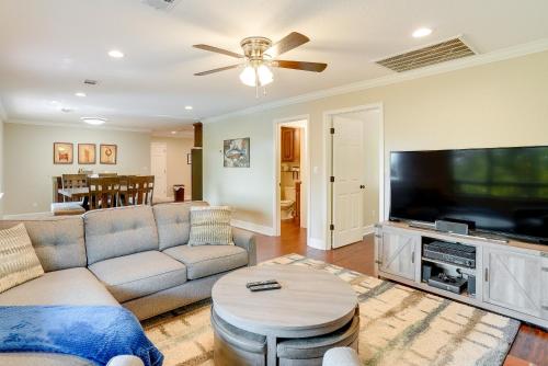 Cozy East Texas Retreat Near Lake O the Pines! in Avinger, USA