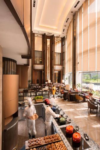 Conrad Pune, Puné (fotografie 4)