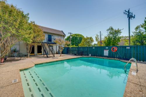 Dallas Vacation Rental Condo with Community Pool!