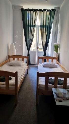 Green Cat Rooms – Krakow, NY