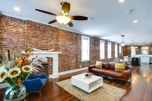 Saint Louis Home with Deck 4 Mi to Downtown! in Soulard, Vereinigte Staaten von Amerika