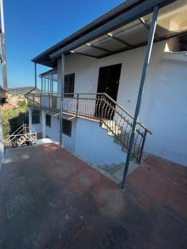  Casa indipendente vista mare in Imperia