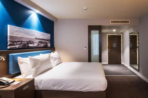Hampton By Hilton Aberdeen Airport - image 5