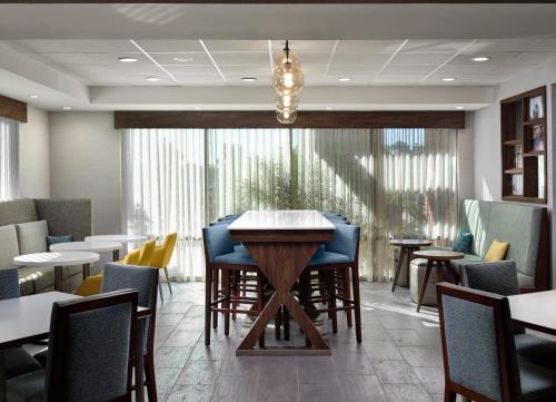 Hampton Inn by Hilton Pinellas Park St. Petersburg - 편의 시설/서비스
