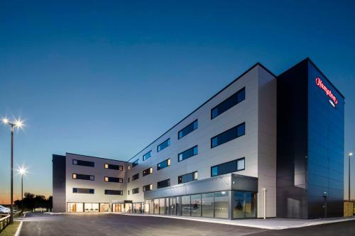 . Hampton By Hilton Humberside Airport