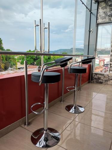 สภาพแวดล้อมโดยรอบ, Este Hotel in เอสเตลี