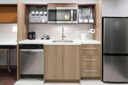 Home2 Suites By Hilton Orlando Airport - image 6