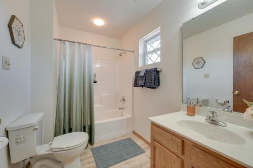 Branson Getaway Deck with Pool View and BBQ Grill!