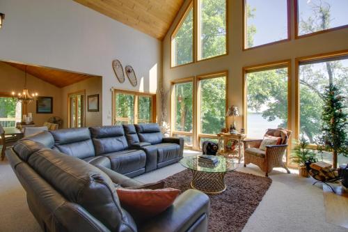 Lakefront Brainerd Cabin w/ Fireplace! in East Gull Lake (MN)
