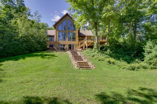 Lakefront Brainerd Cabin w/ Fireplace! in East Gull Lake (MN)