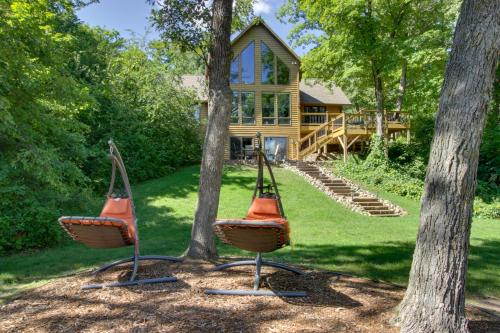Lakefront Brainerd Cabin w/ Fireplace! in East Gull Lake (MN)