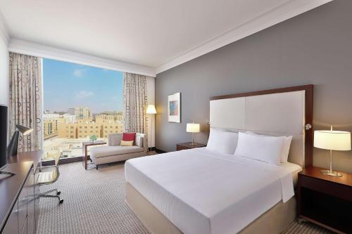 DoubleTree by Hilton Doha - Al Sadd Room Type - KING ACCESSIBLE GUEST ROOM
