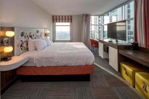 Hampton Inn & Suites Atlanta Midtown near High Museum of Art