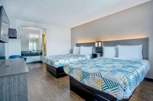 2 double beds