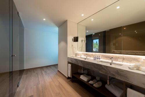 Curio Collection by Hilton Boeira Garden Hotel Porto Portug - image 14