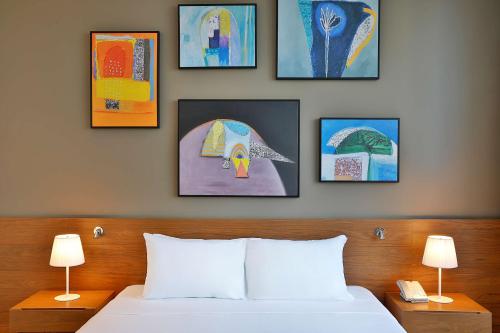 One-Bedroom Suite image 2