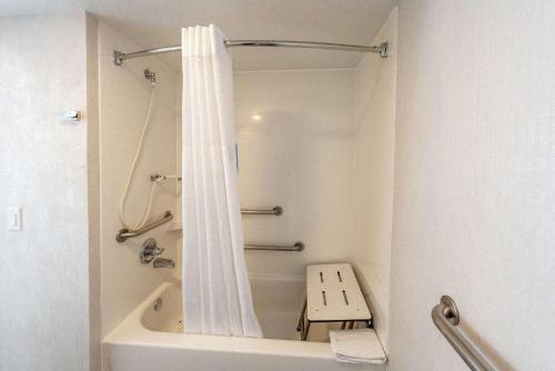 Hampton Inn Waco North - image 12